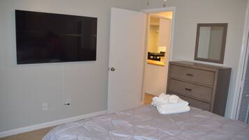 2 bedrooms, iron/ironing board, free WiFi, bed sheets