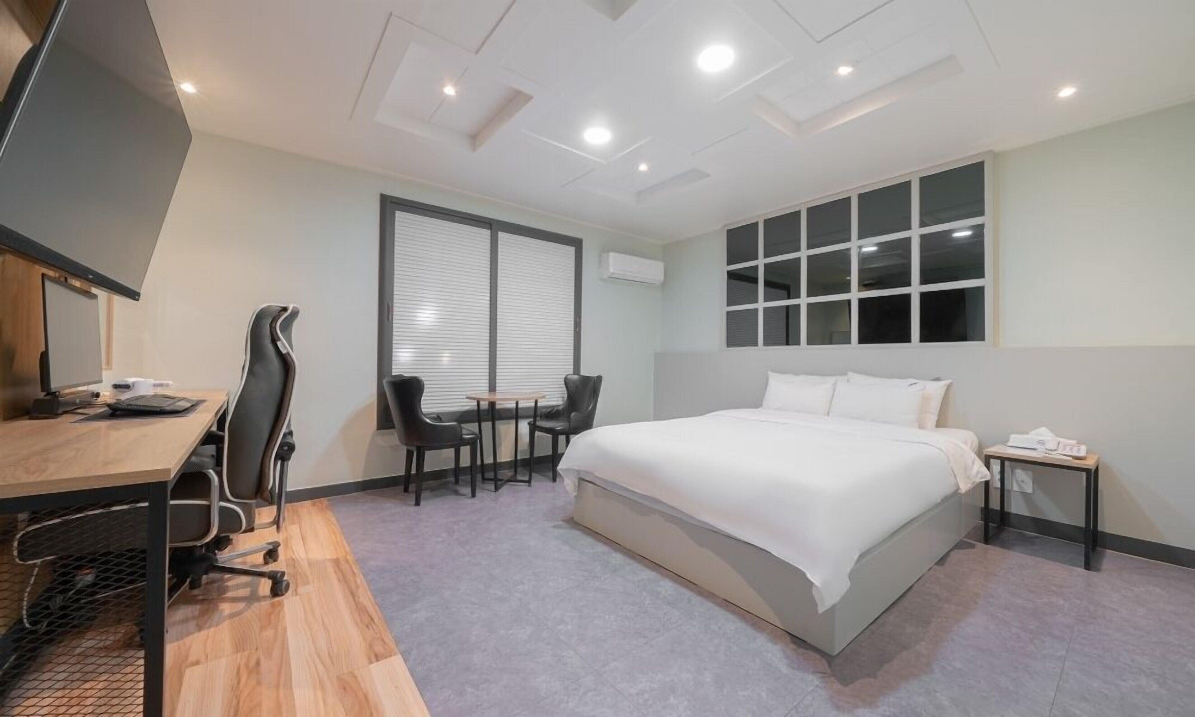 Individually decorated, individually furnished, free WiFi, bed sheets
