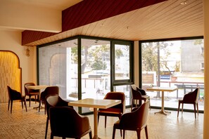 Frukostbuffé varje dag (VND 300000 per person)