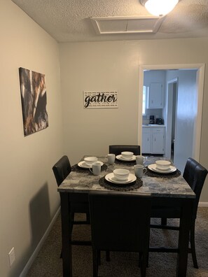 Dining - Cozy Townhouse in Quiet Area (Enterprise)