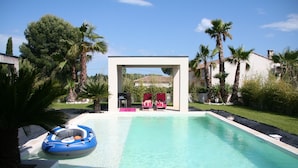 Outdoor pool, a heated pool - LUXURY VILLA / SWIMMING POOL / SPA / 600m FROM THE BEACH / 12 GUESTS (Agde)