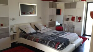 4 bedrooms, desk, iron/ironing board, WiFi (free) - LUXURY VILLA / SWIMMING POOL / SPA / 600m FROM THE BEACH / 12 GUESTS (Agde)