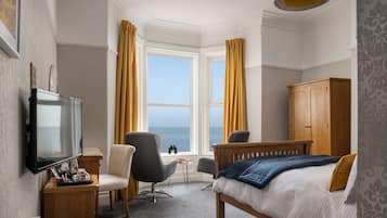 Superior Double Room, Ensuite, Sea View | Hypo-allergenic bedding, desk, iron/ironing board, free WiFi