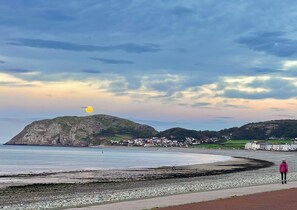 On the beach - The Kendrick Exclusively for Adults (Llandudno)