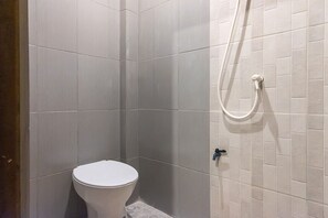 Standard Single Room, 1 Bedroom | Bathroom | Bidet