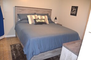 2 bedrooms, iron/ironing board, bed sheets