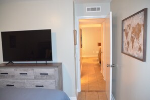 2 bedrooms, iron/ironing board, bed sheets