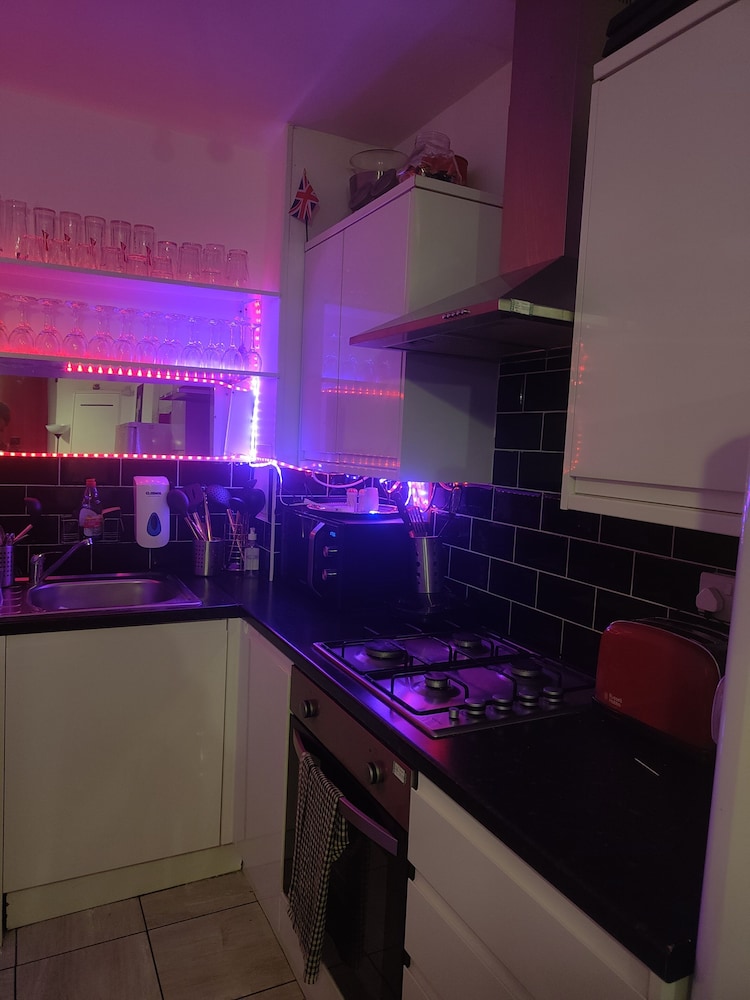 we-have-a-stylish-tastefully-furnished-flat-offering-additional