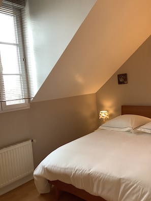 2 bedrooms, free WiFi, bed sheets