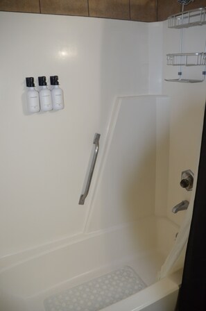 Hair dryer, towels, soap, shampoo - Home Away from Home (Enterprise)