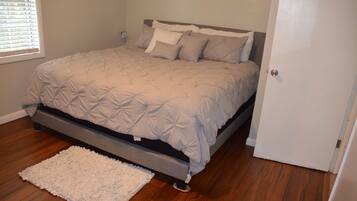 2 bedrooms, desk, iron/ironing board, free WiFi
