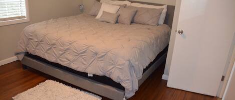 2 dormitoris, escriptori, planxa i posts de planxar i wifi gratuïta