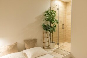 Hypo-allergenic bedding, down comforters, in-room safe, soundproofing - Break For Two (Agropoli)