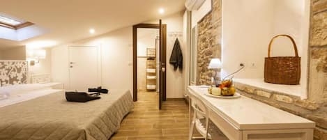 3 bedrooms, iron/ironing board, travel crib, free WiFi