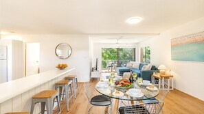 Interior - Shoreline, 9 1 Intrepid Cl - 200m to Shoal Bay beach and wifi (Nelson Bay)