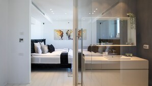 City appartement | 3 slaapkamers, een kluis op de kamer, een bureau
