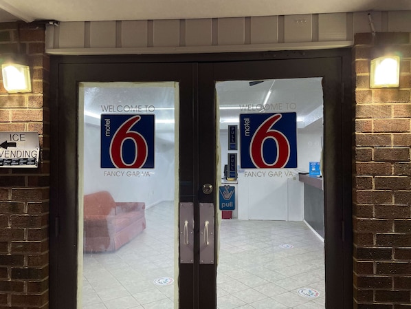 Exterior - Motel 6 Fancy Gap, VA (Fancy Gap)