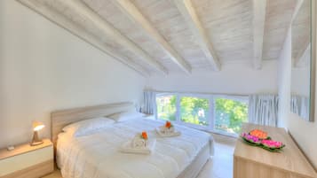 Family Apartment, Multiple Bedrooms, 2 Bathrooms (Golden Terrace) | 2 bedrooms, free WiFi, bed sheets