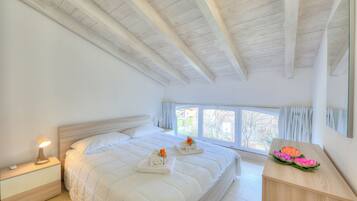 Familienapartment, Mehrere Schlafzimmer, 2 Bäder (Golden Terrace)