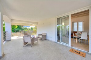 Family Apartment, Multiple Bedrooms, 2 Bathrooms (Golden Terrace) | Outdoor dining