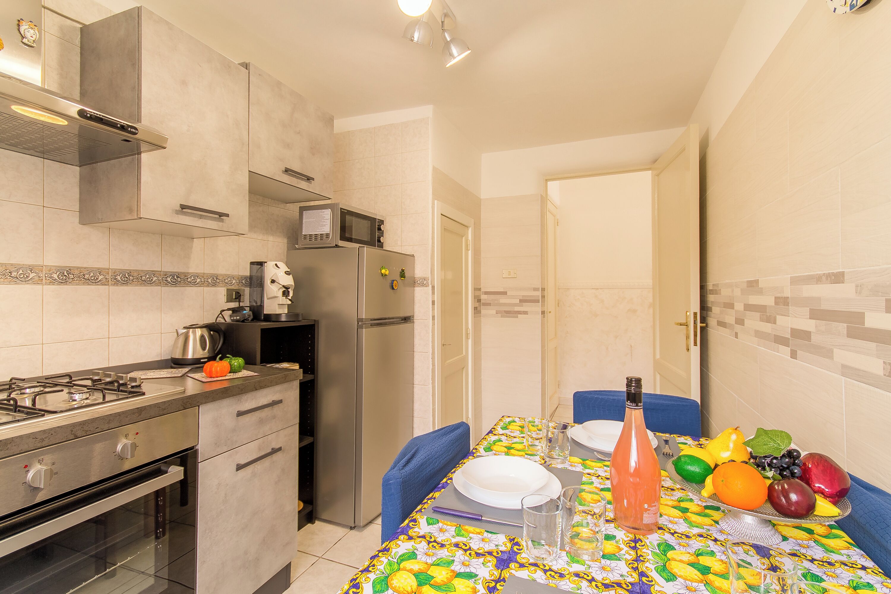 Apartamento familiar, varias habitaciones, 2 baños (Sicula home in the city center) | Comedor