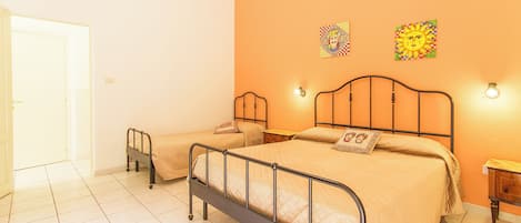 Family Apartment, 3 Bedrooms, 2 Bathrooms (Sicula home in the city center) | 3 bedrooms, laptop workspace, free WiFi, bed sheets