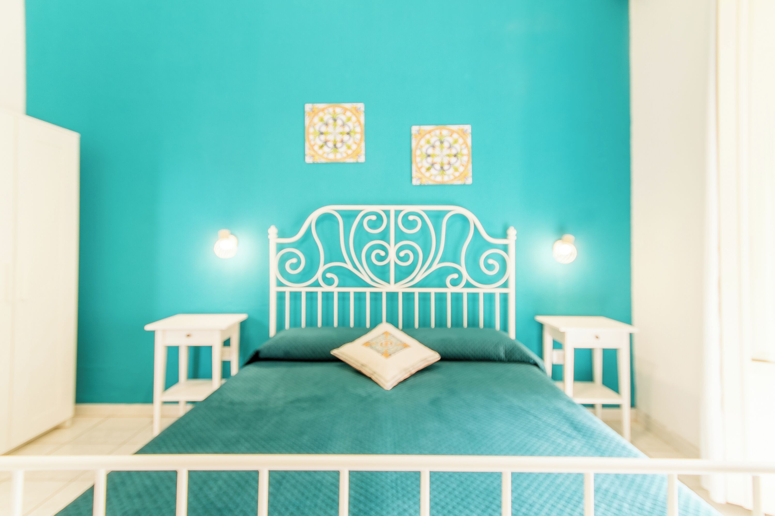 Family Apartment, Multiple Bedrooms, 2 Bathrooms (Sicula home in the city center) | 3 bedrooms, laptop workspace, free WiFi, bed sheets