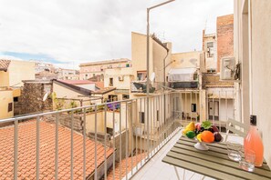Family Apartment, 3 Bedrooms, 2 Bathrooms (Sicula home in the city center) | Balcony
