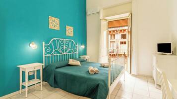 3 camere, postazione laptop, Wi-Fi gratuito, lenzuola