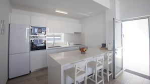Villa, 4 Bedrooms, Private Pool, Garden View | Interior