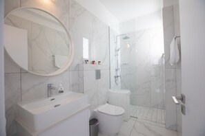 Villa, 4 Bedrooms, Private Pool, Garden View | Bathroom