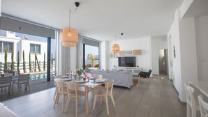 Villa, 4 Bedrooms, Private Pool, Garden View | Room amenity