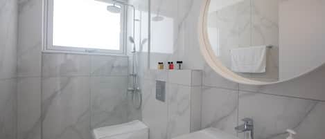 Villa, 4 habitaciones, alberca privada, vista al jardín | Baño