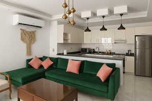 Chalet, 2 chambres, accessible aux personnes à mobilité réduite, fumeurs | Salle de séjour