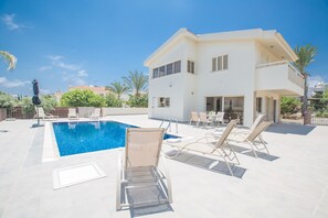 Front of property - Protaras Holiday Villa Dv16 (Paralimni)