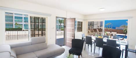 Villa, 4 Bedrooms, Private Pool, Garden View | Living room
