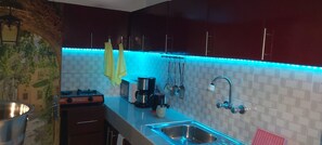Appartamento, 1 camera da letto, terrazzo, vista lago | Cucina privata