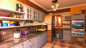 Bungalow, 1 Bedroom, Accessible, Smoking | Private kitchen