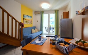 Apartment, 1 Schlafzimmer, Balkon | Wohnbereich