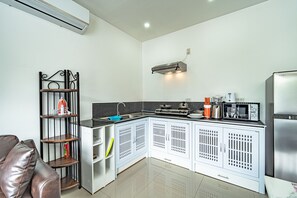 Appartement, 3 chambres, piscine privée, vue montagne | Cuisine privée