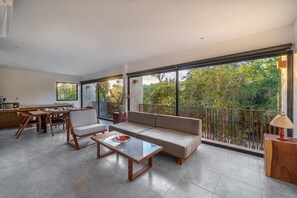 Departamento, 2 habitaciones, balcón, vista al jardín | Sala de estar