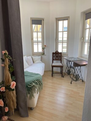 Room, 3 Bedrooms | 3 bedrooms - Room in Apartment - Allgäuer Festwoche 150m Entfernt (Kempten)