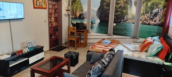 Apartment, 1 Bedroom, Balcony | Living room