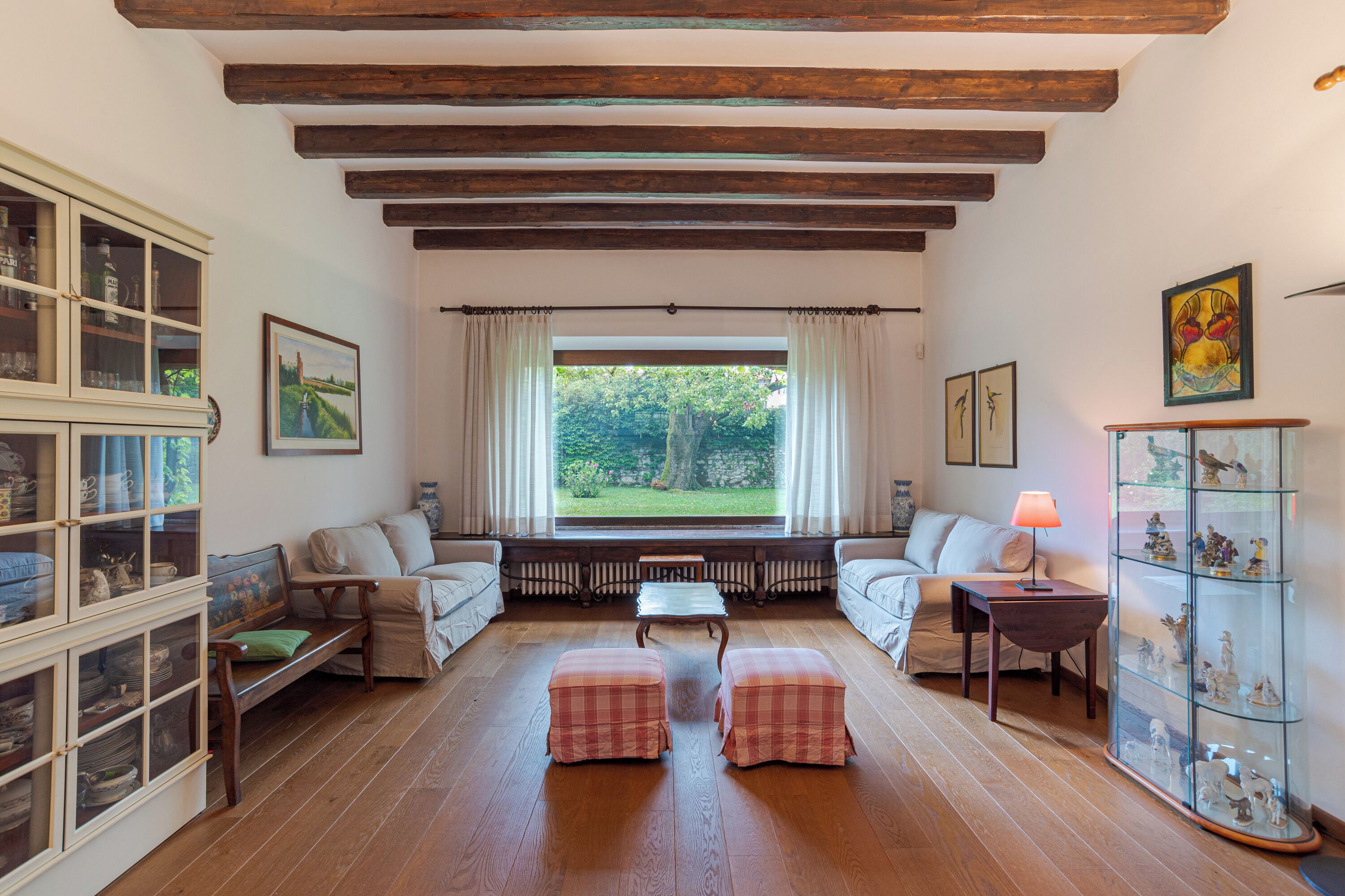 Family Villa, 5 Bedrooms, Fireplace (Villa Colle) | Living room | TV