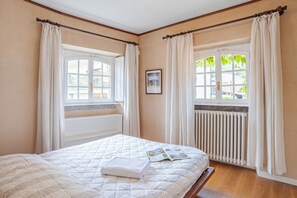 Family Villa, Multiple Bedrooms (Villa Colle) | 5 bedrooms, iron/ironing board, free WiFi, bed sheets - Villa Colle (Tremezzina)