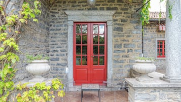 Vila Keluarga, beberapa kamar (Villa Colle) | Detail eksterior