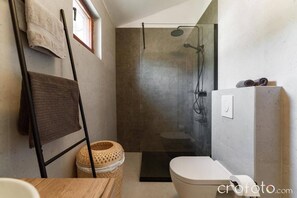 House, 3 Bedrooms, Patio, Garden View | Bathroom