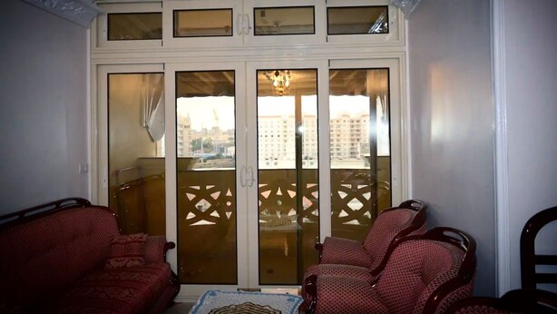 Shared Dormitory, 1 Bedroom, Smoking, Balcony | Living room - Room in Apartment - Best Price In Downtown, Walk Everywhere (Alexandria)
