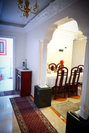 Gemeinsamer Schlafsaal, 1 Schlafzimmer, Raucher, Balkon | Esszimmer