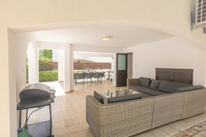 Apartment, 5 Bedrooms, Private Pool, Garden View | Outdoor dining